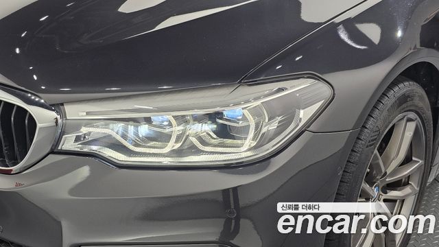 BMW 5-Series 2018 — photo 8
