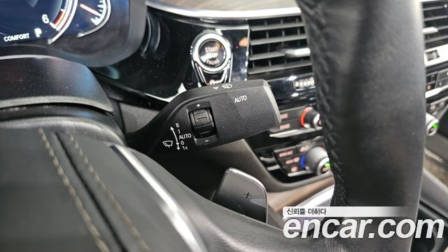 BMW 5-Series 2018 — photo 33