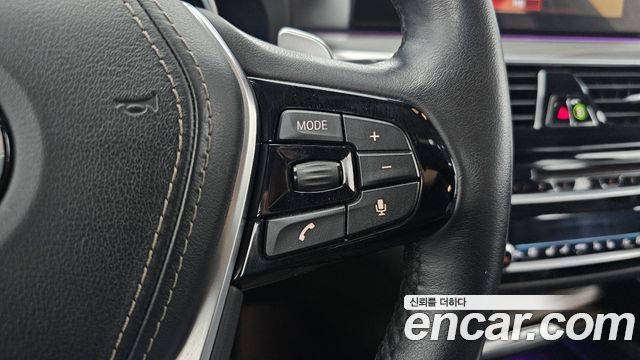 BMW 5-Series 2018 — photo 34