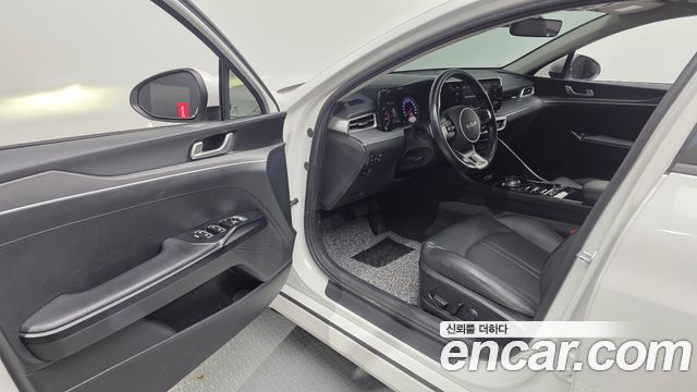 Kia K5 2022 — photo 10