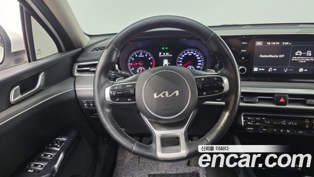 Kia K5 2022 — photo 13