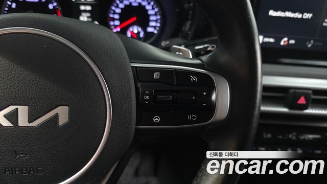 Kia K5 2022 — photo 18
