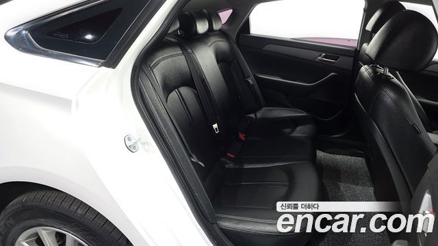 Hyundai Sonata 2019 — photo 17