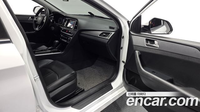 Hyundai Sonata 2019 — photo 16