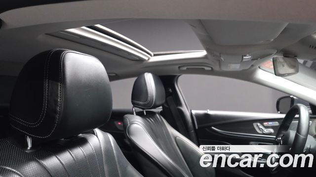 Mercedes-Benz CLS-Class 2019 — photo 26