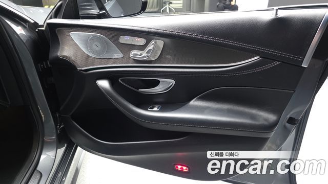 Mercedes-Benz CLS-Class 2019 — photo 14
