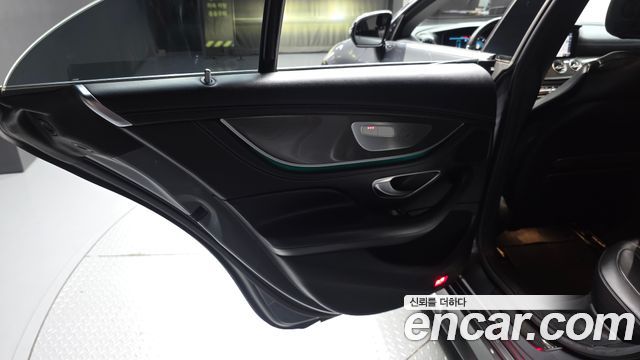 Mercedes-Benz CLS-Class 2019 — photo 15