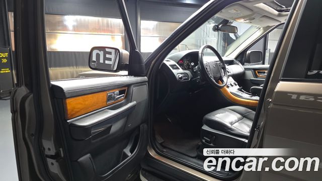 Land Rover Range Rover Sport 2012 — photo 10