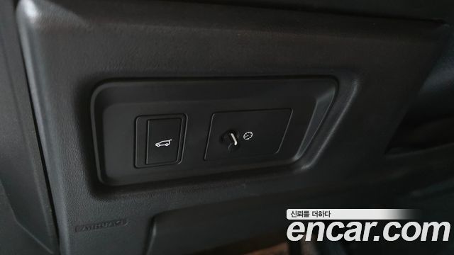 Land Rover Discovery Sport 2018 — photo 27