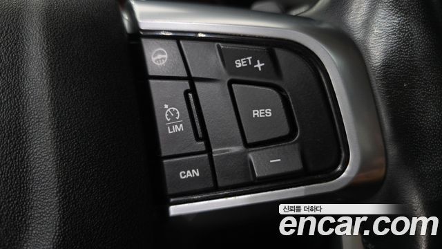 Land Rover Discovery Sport 2018 — photo 32