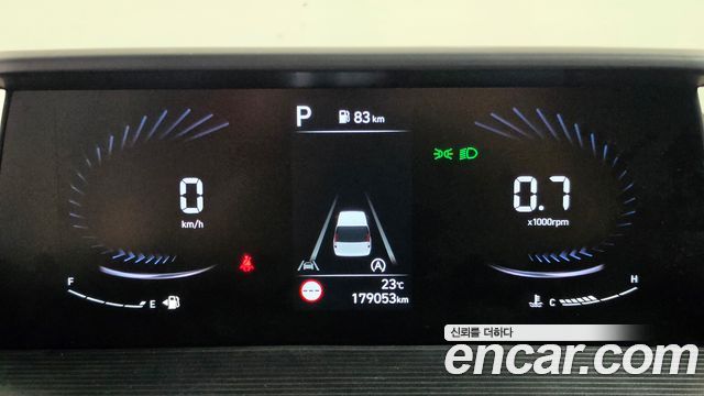 Hyundai Staria 2022 — photo 11