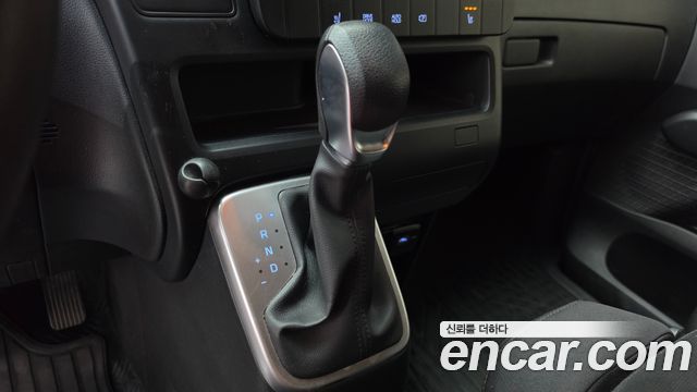 Hyundai Staria 2022 — photo 12