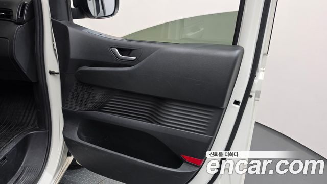 Hyundai Staria 2022 — photo 14