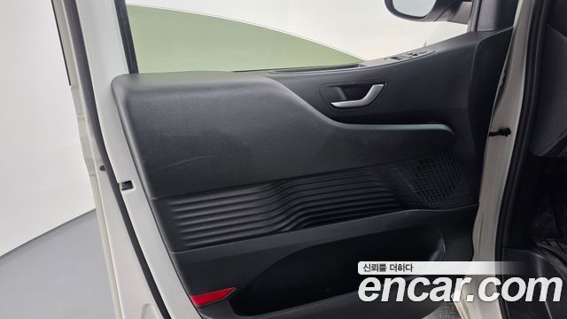 Hyundai Staria 2022 — photo 15