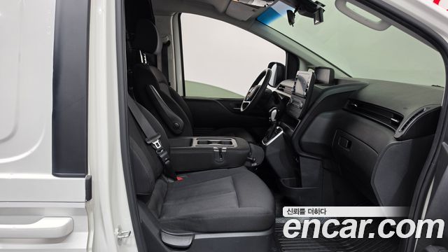 Hyundai Staria 2022 — photo 16