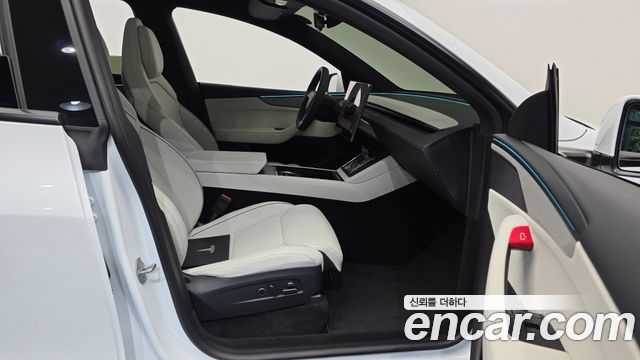 Tesla Model Y 2026 — photo 17