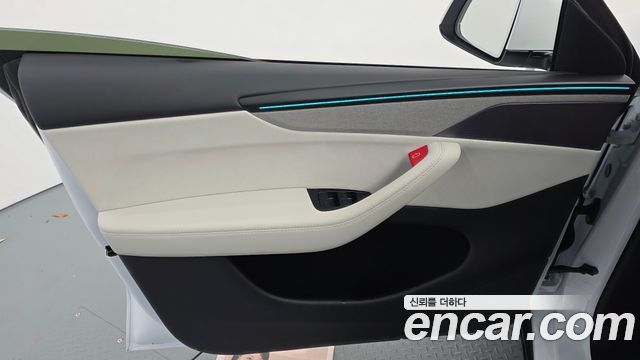 Tesla Model Y 2026 — photo 14