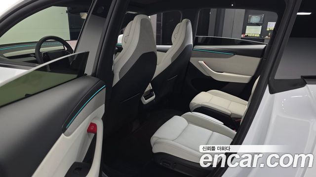 Tesla Model Y 2026 — photo 16