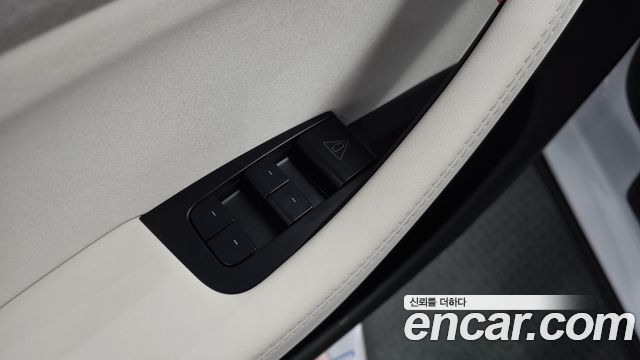 Tesla Model Y 2026 — photo 28