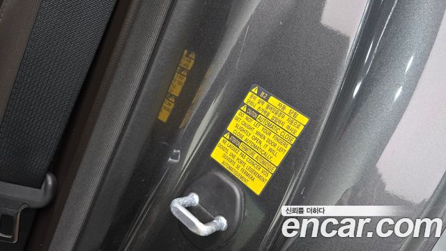 Genesis G90 2019 — photo 13