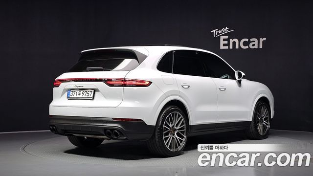 Porsche Cayenne 2020 — photo 2
