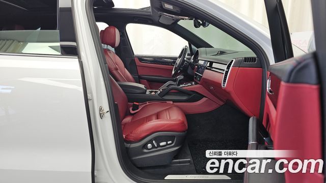 Porsche Cayenne 2020 — photo 11