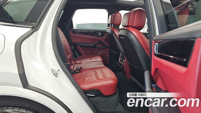 Porsche Cayenne 2020 — photo 12