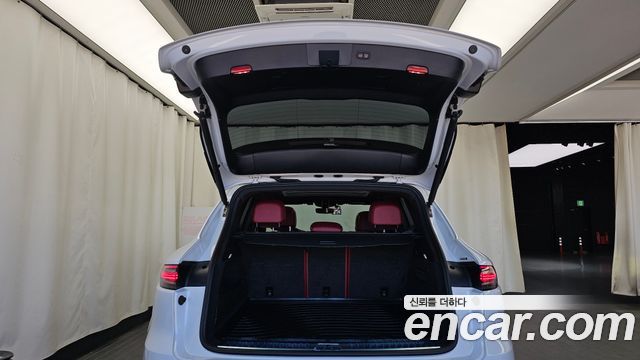 Porsche Cayenne 2020 — photo 20