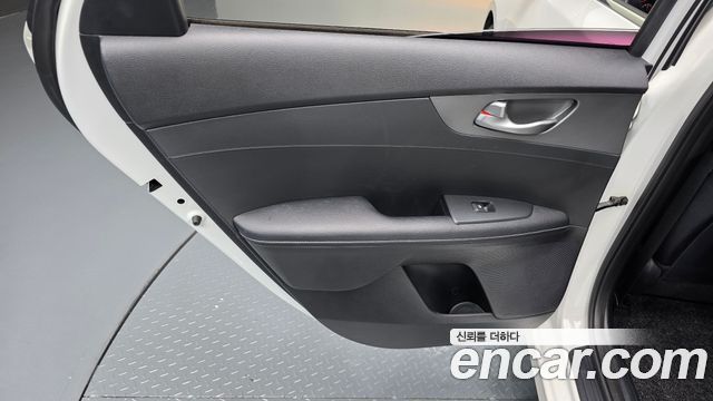 Kia K3 2019 — photo 15