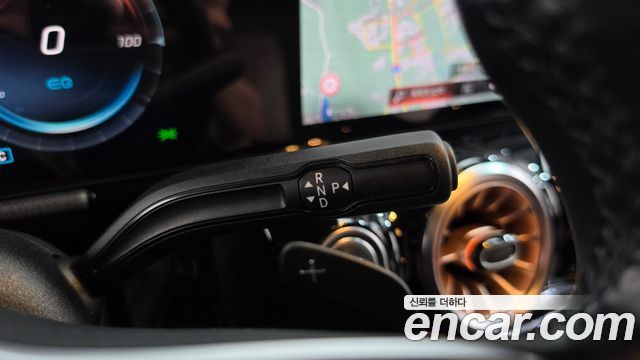 Mercedes-Benz EQA 2021 — photo 12