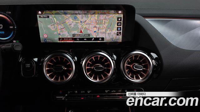 Mercedes-Benz EQA 2021 — photo 18