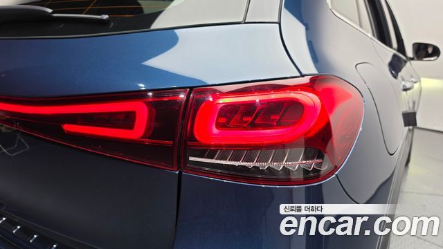 Mercedes-Benz EQA 2021 — photo 9
