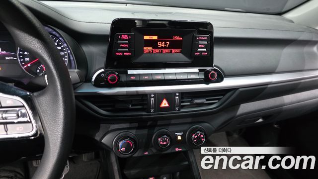 Kia K3 2022 — photo 15
