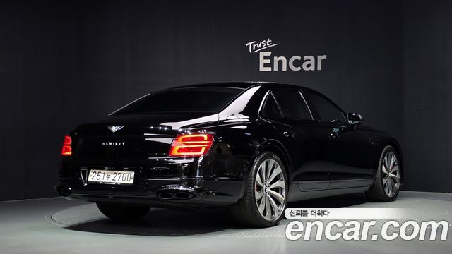 Bentley Flying Spur 2022 — photo 2