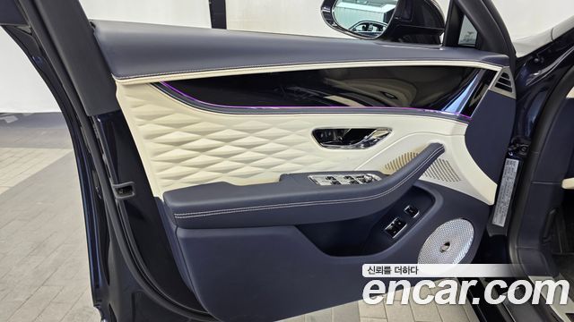 Bentley Flying Spur 2022 — photo 14