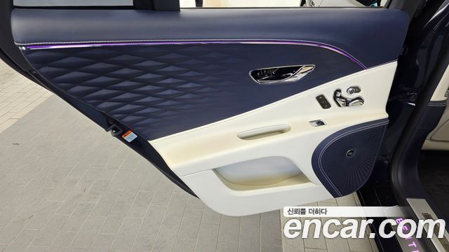 Bentley Flying Spur 2022 — photo 15