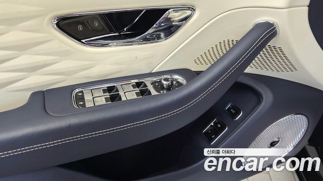 Bentley Flying Spur 2022 — photo 29