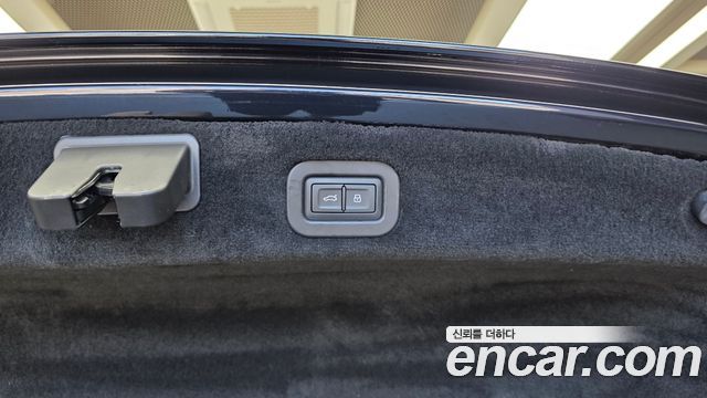 Bentley Flying Spur 2022 — photo 33