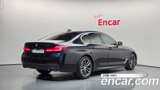 BMW 5-Series 2022 — photo 2