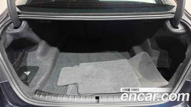 BMW 5-Series 2022 — photo 24
