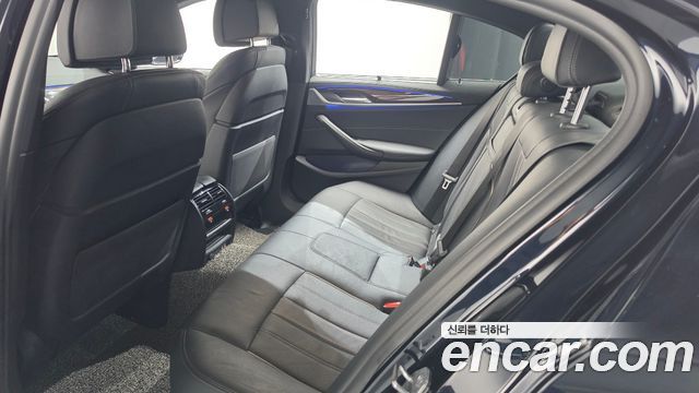 BMW 5-Series 2022 — photo 25