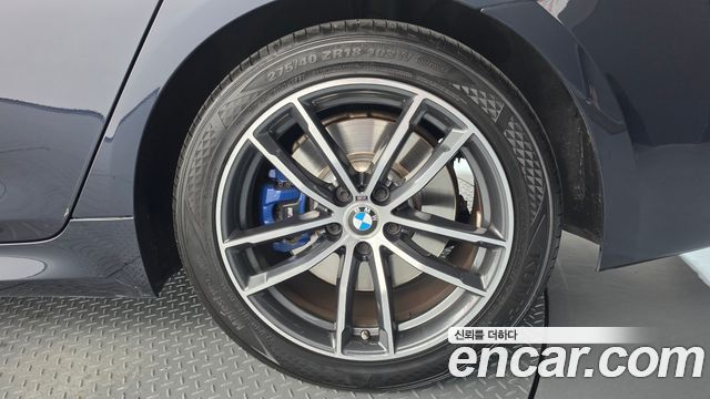 BMW 5-Series 2022 — photo 7