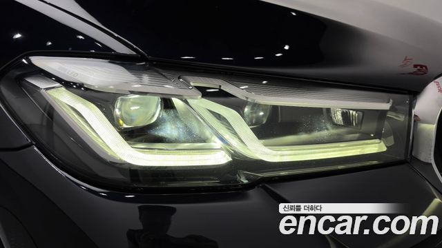 BMW 5-Series 2022 — photo 8
