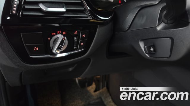 BMW 5-Series 2022 — photo 28