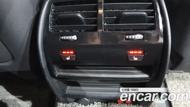 BMW 5-Series 2022 — photo 31