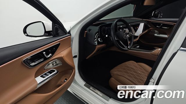 Mercedes-Benz E-Class 2024 — photo 18