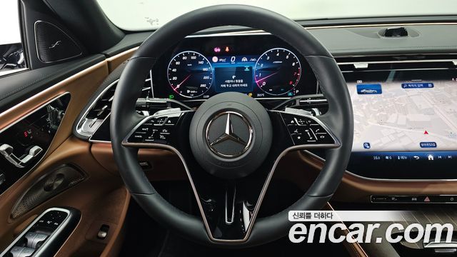Mercedes-Benz E-Class 2024 — photo 20