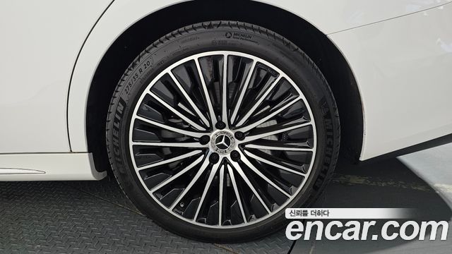 Mercedes-Benz E-Class 2024 — photo 7