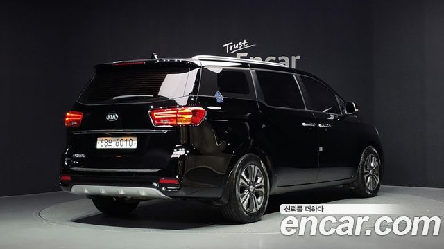 Kia Canival 2019 — photo 2