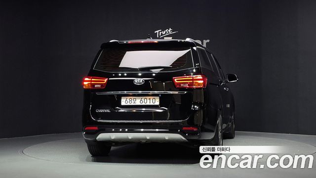 Kia Canival 2019 — photo 4